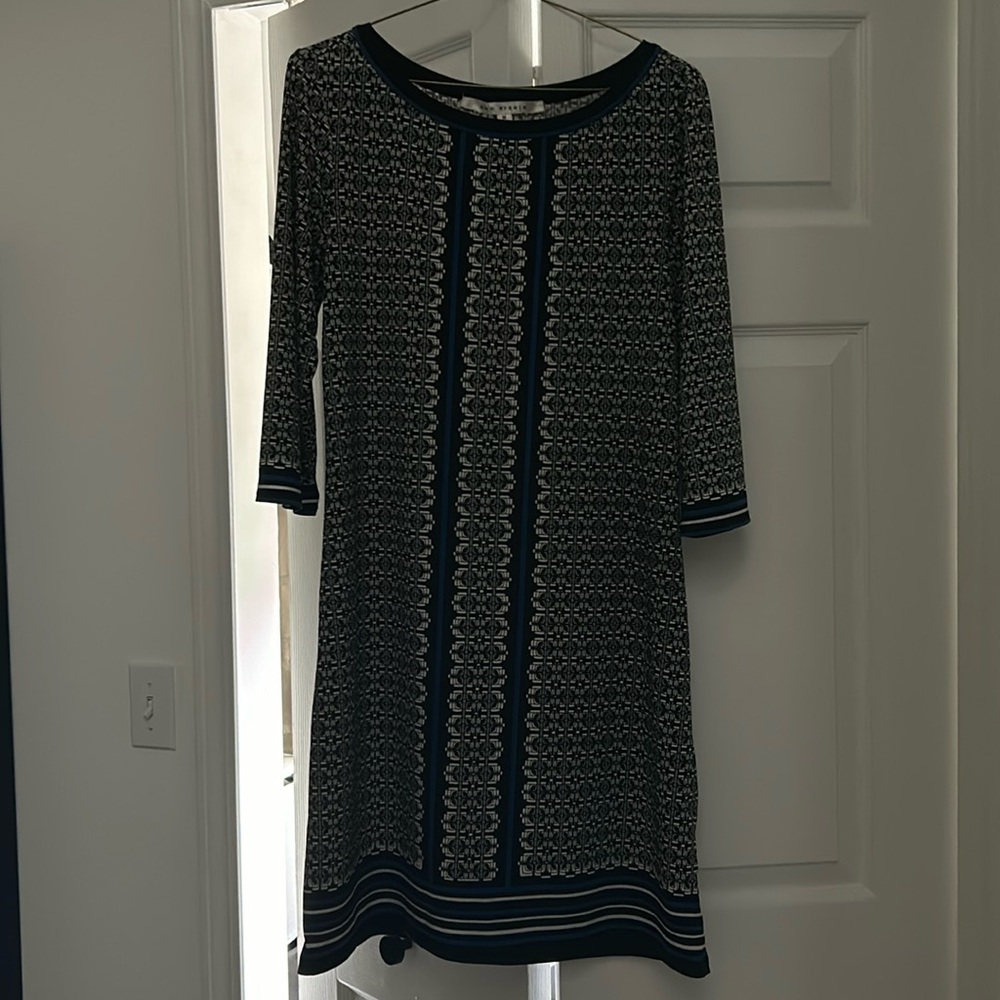 Form fitting dress. Size Medium. Hardly worn